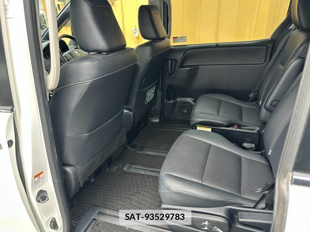 Toyota ESQUIRE 2017-06 7802275-14