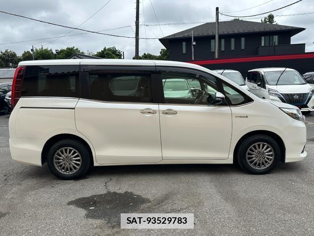 Toyota ESQUIRE 2017-06 7802275-18