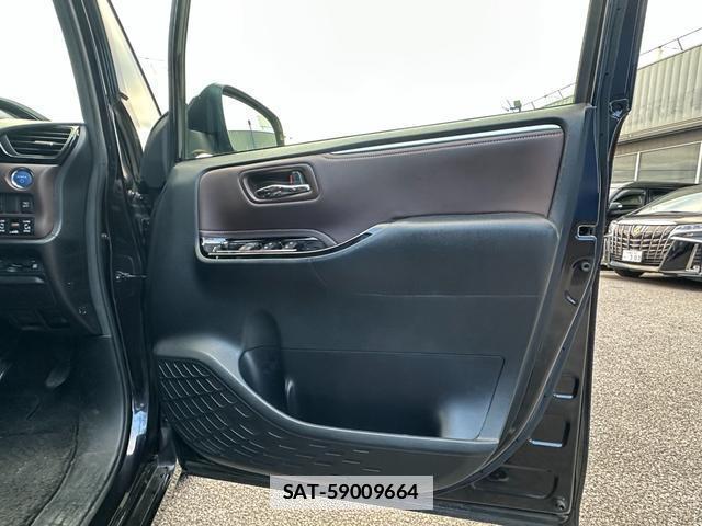 Toyota ESQUIRE 2018-09 7803475-18