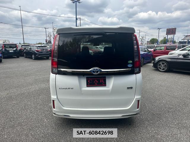 Toyota ESQUIRE 2017-01 7803525-2
