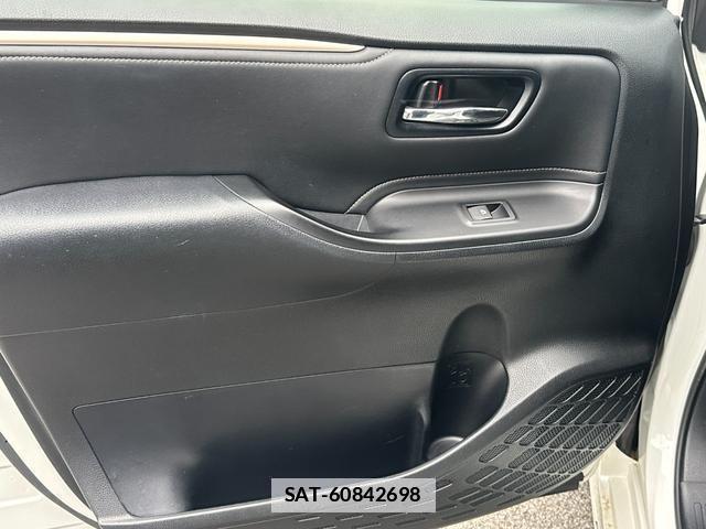 Toyota ESQUIRE 2017-01 7803525-9
