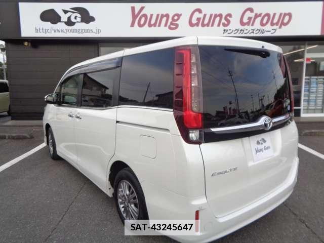 Toyota ESQUIRE 2014-12 7805469-11