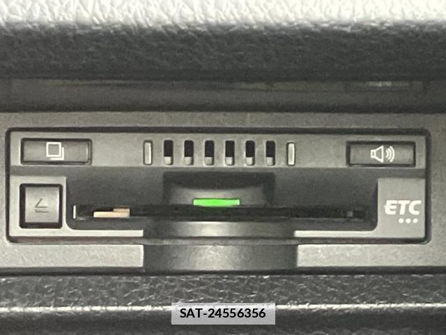 Toyota ESQUIRE 2019-01 7806687-17