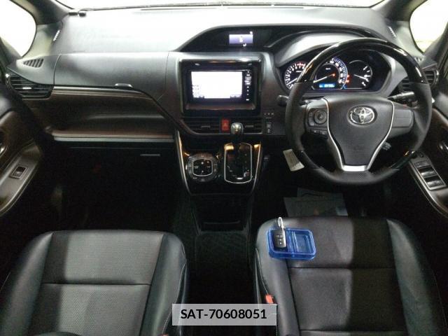 Toyota ESQUIRE 2017-06 7806785-2