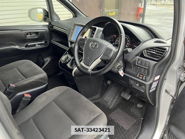 Toyota ESQUIRE 2017-08 7810070-13