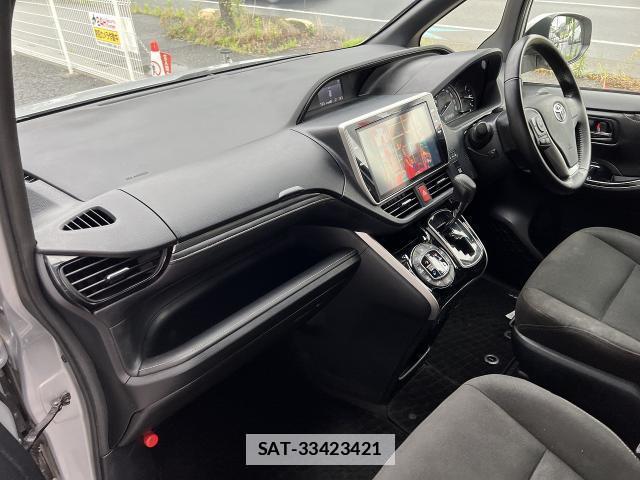 Toyota ESQUIRE 2017-08 7810070-14