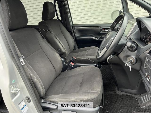 Toyota ESQUIRE 2017-08 7810070-18