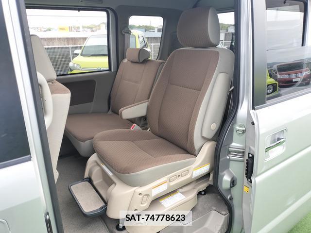 Suzuki EVERY WAGON 2010-11 7805358-11