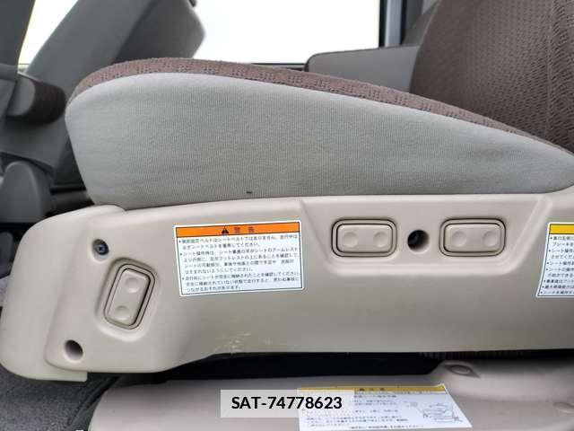 Suzuki EVERY WAGON 2010-11 7805358-12