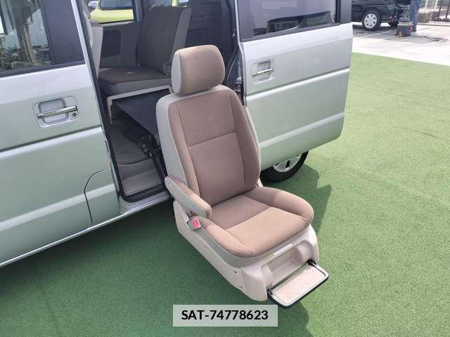 Suzuki EVERY WAGON 2010-11 7805358-5