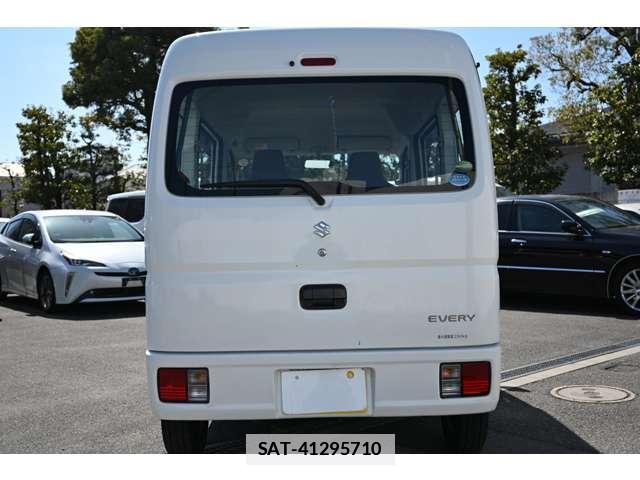 Suzuki EVERY 2017-12 7796583-12
