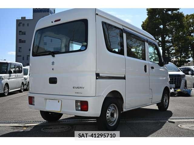 Suzuki EVERY 2017-12 7796583-13