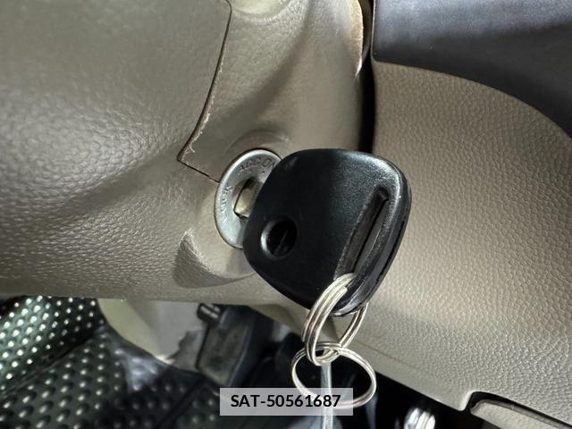 Suzuki EVERY 2012-11 7801261-17
