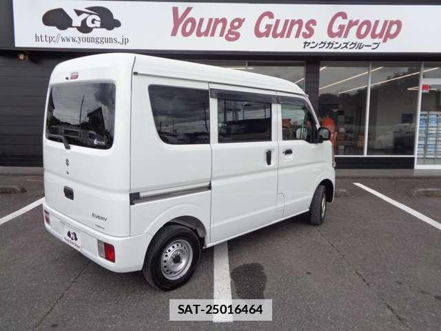 Suzuki EVERY 2023-06 7805473-10