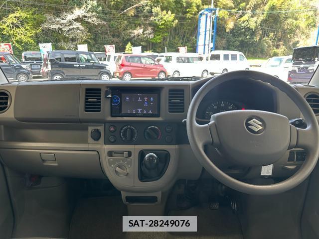 Suzuki EVERY 2012-05 7806836-1