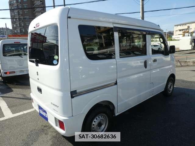 Suzuki EVERY 2017-04 7811264-10