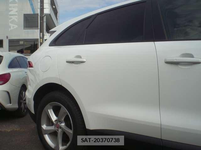 Jaguar F-PACE 2016-09 7795192-10