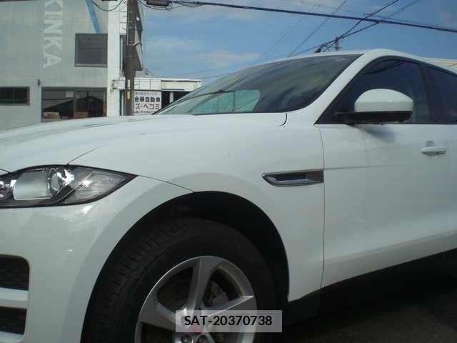 Jaguar F-PACE 2016-09 7795192-11