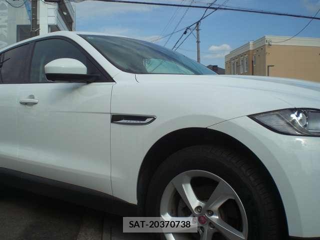 Jaguar F-PACE 2016-09 7795192-9