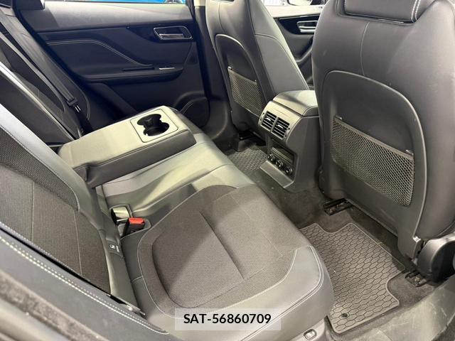 Jaguar F-PACE 2017-07 7795495-7