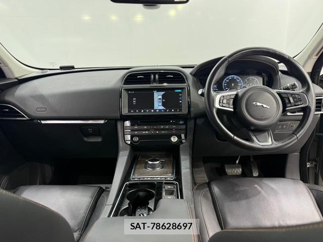 Jaguar F-PACE 2018-03 7795496-1