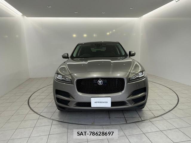 Jaguar F-PACE 2018-03 7795496-2