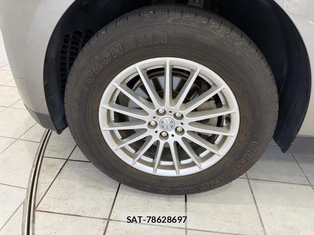 Jaguar F-PACE 2018-03 7795496-3