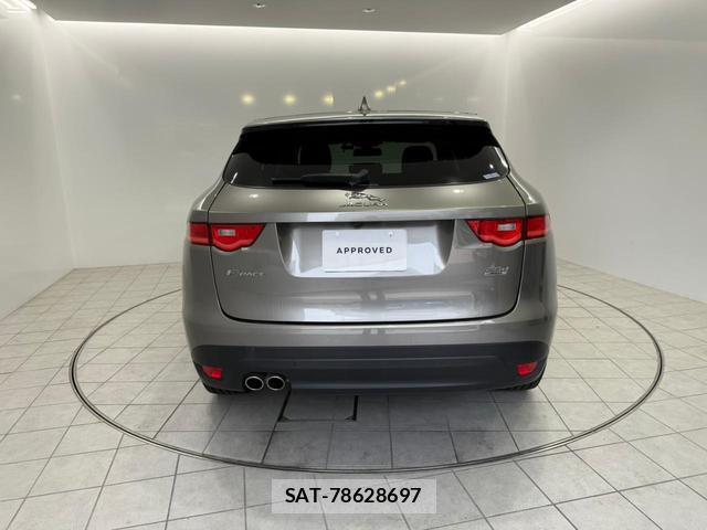Jaguar F-PACE 2018-03 7795496-6