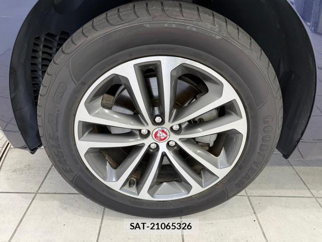 Jaguar F-PACE 2017-06 7795498-3