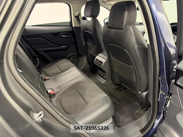 Jaguar F-PACE 2017-06 7795498-8
