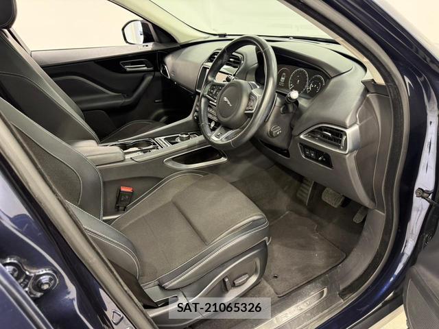 Jaguar F-PACE 2017-06 7795498-9
