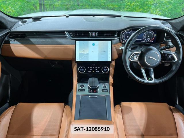 Jaguar F-PACE 2022-09 7799002-1