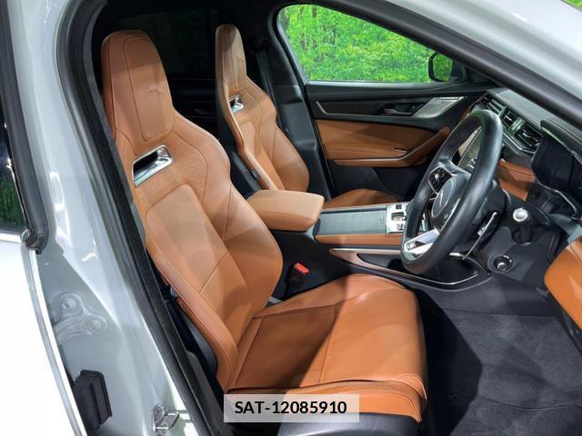 Jaguar F-PACE 2022-09 7799002-15