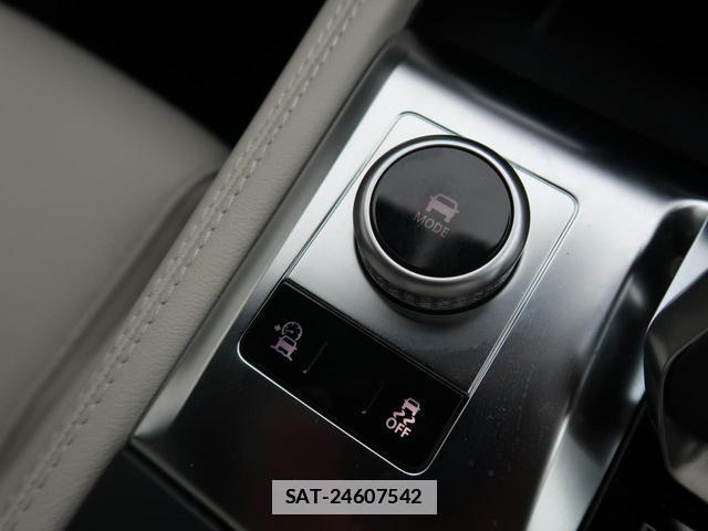 Jaguar F-PACE 2022-11 7799088-13