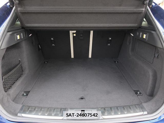 Jaguar F-PACE 2022-11 7799088-18