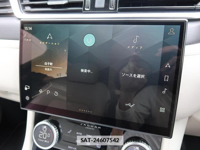Jaguar F-PACE 2022-11 7799088-5