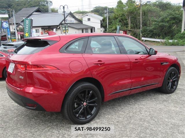 Jaguar F-PACE 2017-03 7802675-1
