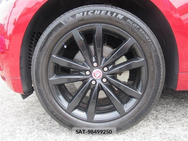 Jaguar F-PACE 2017-03 7802675-16