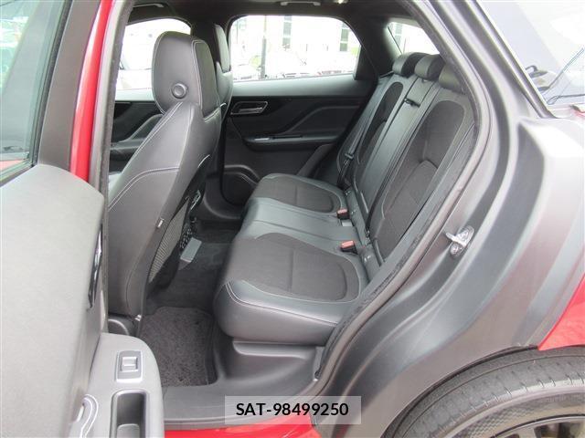 Jaguar F-PACE 2017-03 7802675-19