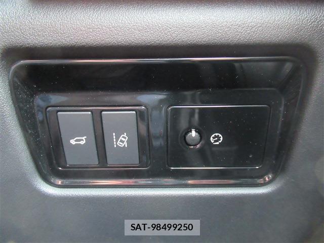 Jaguar F-PACE 2017-03 7802675-6