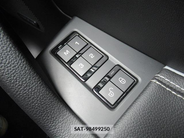 Jaguar F-PACE 2017-03 7802675-7