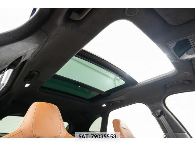 Jaguar F-PACE 2021-04 7807051-16