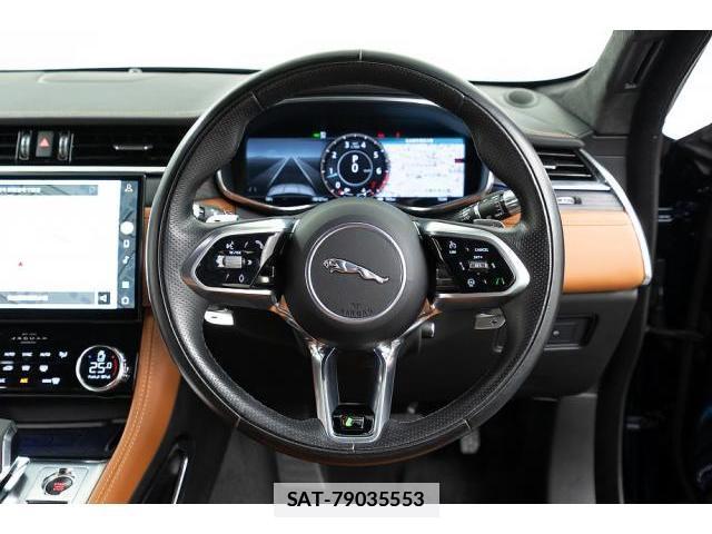 Jaguar F-PACE 2021-04 7807051-17