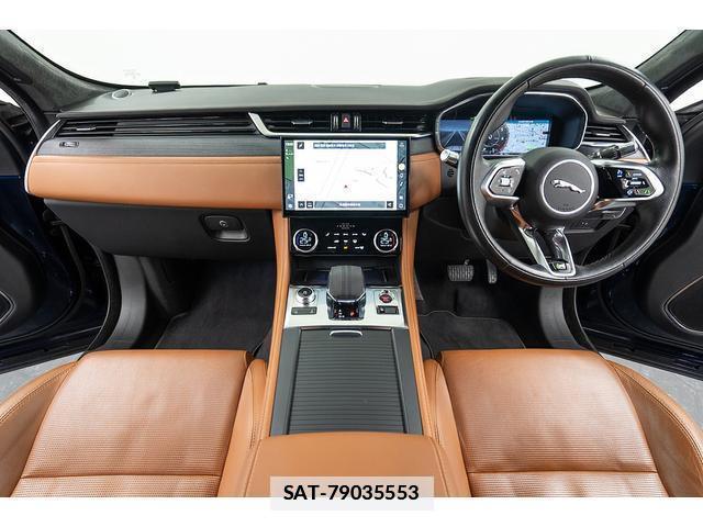 Jaguar F-PACE 2021-04 7807051-2