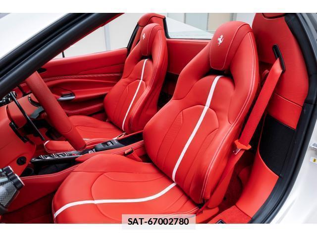Ferrari F8 Spider 2022-09 7801783-1