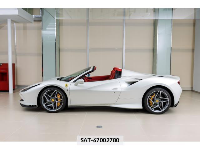 Ferrari F8 Spider 2022-09 7801783-10