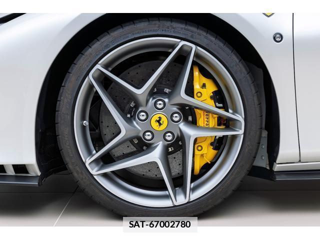 Ferrari F8 Spider 2022-09 7801783-11