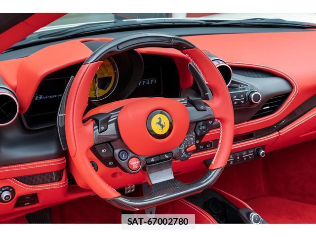 Ferrari F8 Spider 2022-09 7801783-18