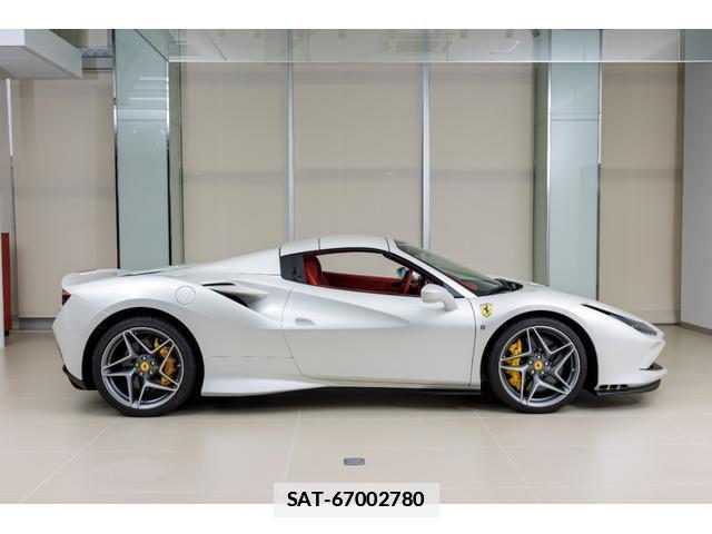 Ferrari F8 Spider 2022-09 7801783-4