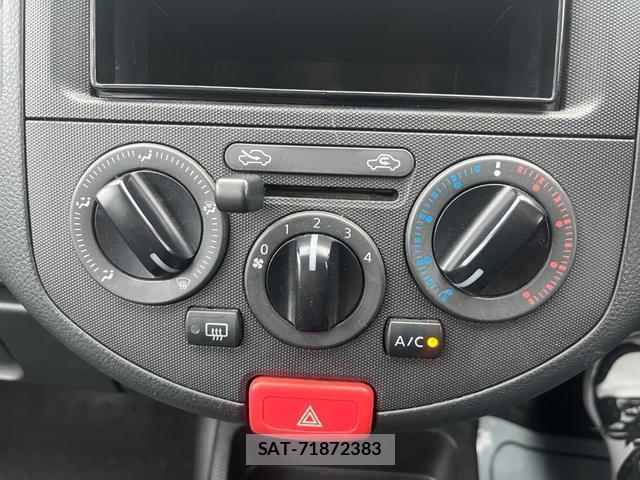 Mazda FAMILIA VAN 2017-07 7805852-19